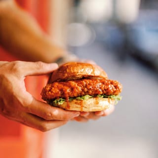 HOT HONEY CHICKEN SANDWICH
