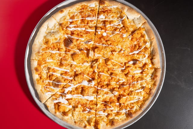 BUFFALO CHICKEN PIZZA